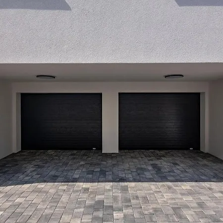 Villa Aris By Guide Urinj